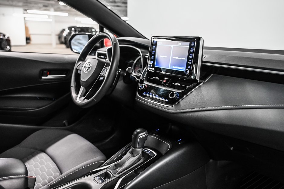 2022 Toyota Corolla Hatchback Base-21