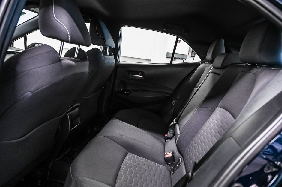 2022 Toyota Corolla Hatchback Base-17