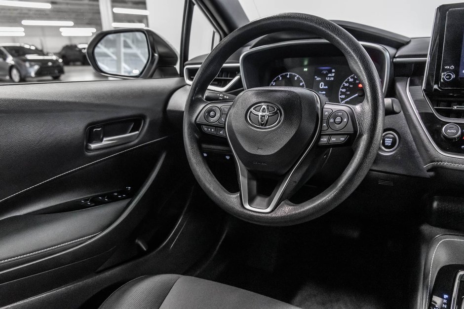 2023 Toyota Corolla Hatchback Base-27
