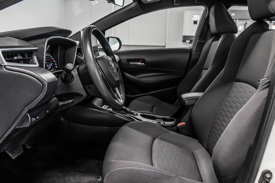 2023 Toyota Corolla Hatchback Base-12