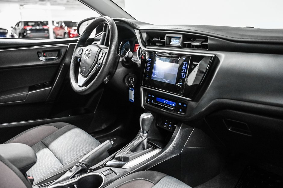 Toyota Corolla LE 2017-20