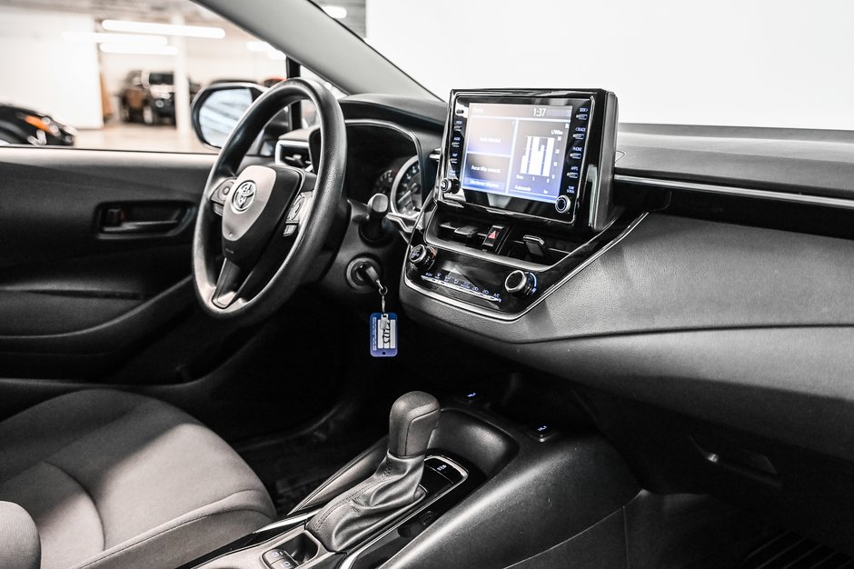 2022 Toyota Corolla LE-18
