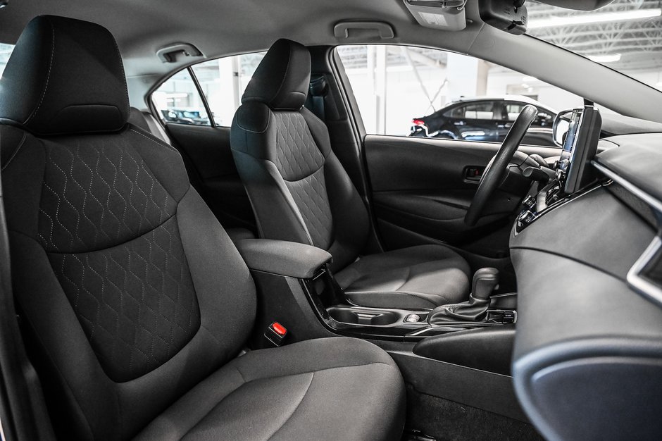 2022 Toyota Corolla LE-19