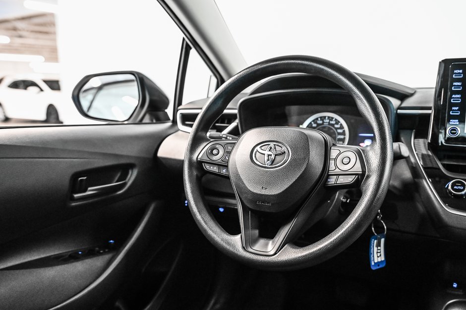 2022 Toyota Corolla LE-16