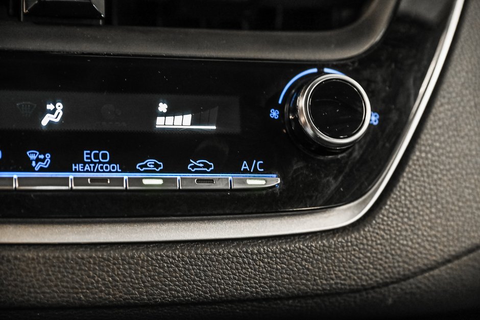 2022 Toyota Corolla LE-12