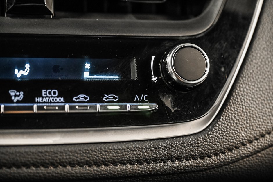 Toyota Corolla SE 2023-16