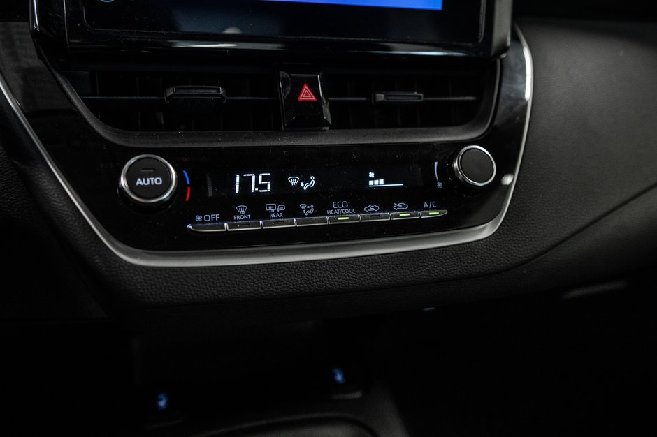 Toyota Corolla Hybrid LE 2023-18