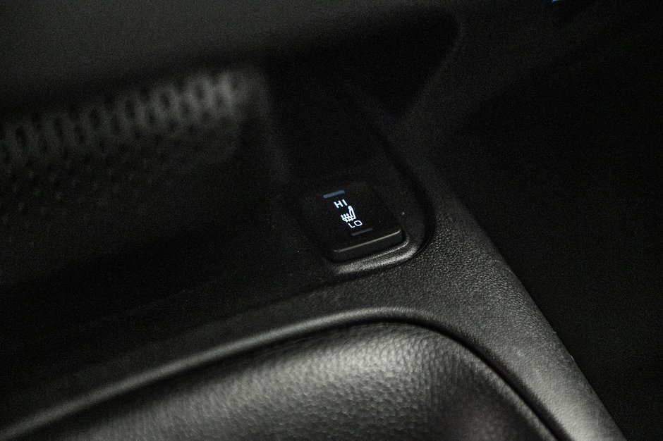 Toyota Corolla Hybrid LE 2023-20