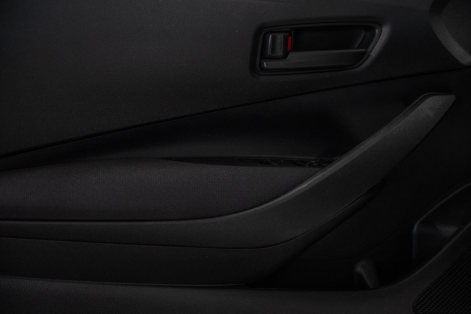 Toyota Corolla Hybrid LE 2023-9