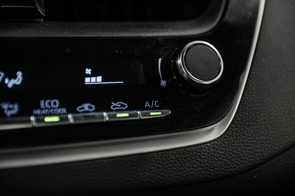 Toyota Corolla Hybrid LE 2023-19