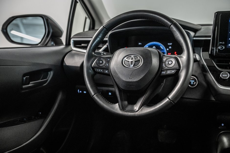 Toyota Corolla Hybrid LE 2023-23