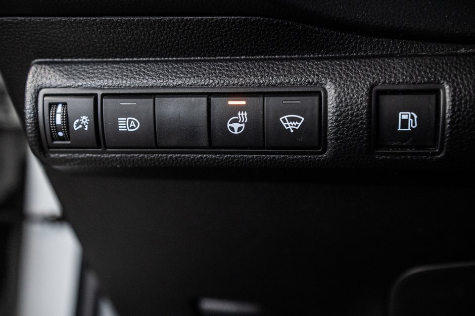 Toyota Corolla Hybrid LE 2023-12