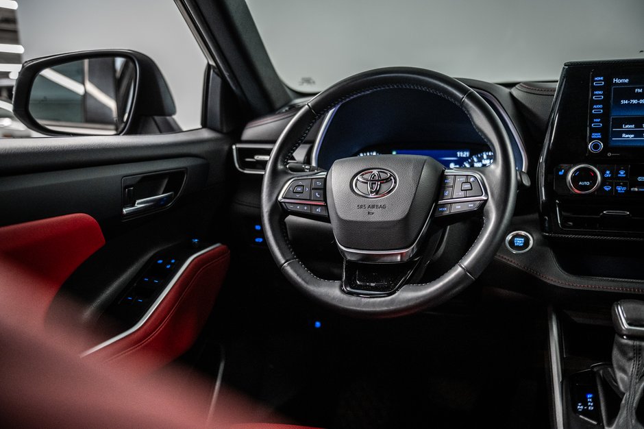 2021 Toyota Highlander XSE-32