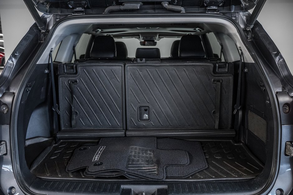 2022 Toyota Highlander XLE-11