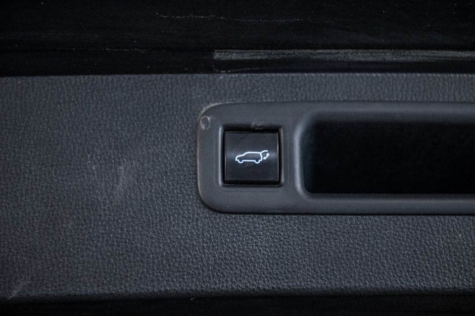 2022 Toyota Highlander XLE-12