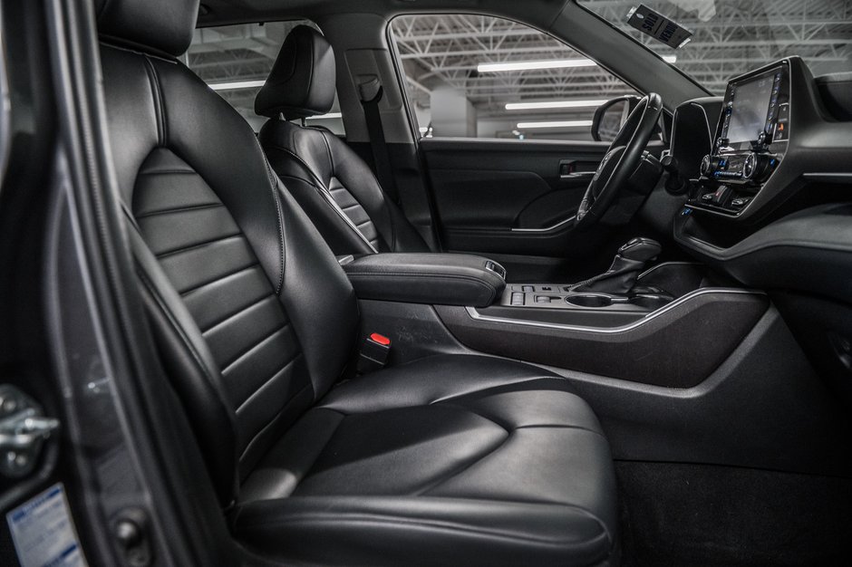 2022 Toyota Highlander XLE-33