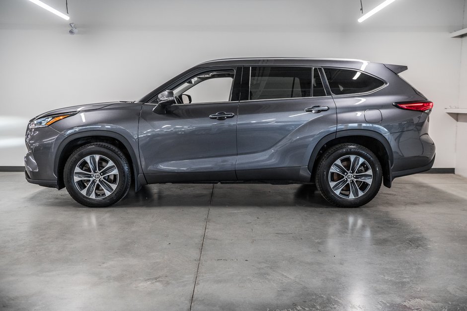 2022 Toyota Highlander XLE-4