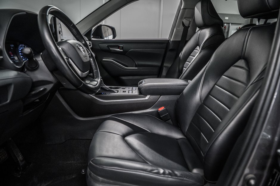 2022 Toyota Highlander XLE-14