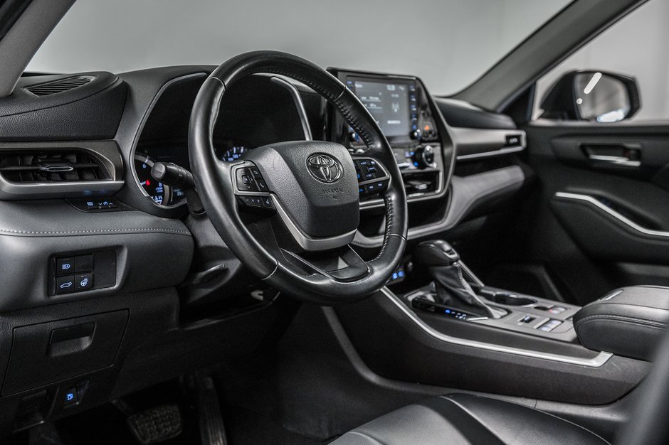 2022 Toyota Highlander XLE-16