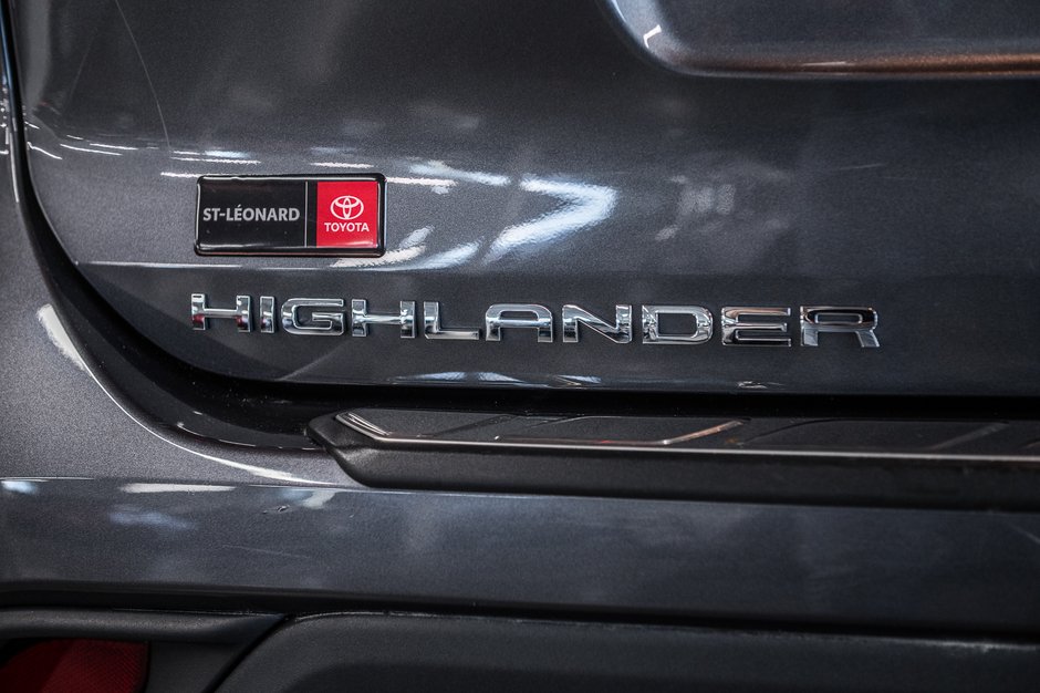 2022 Toyota Highlander XLE-8