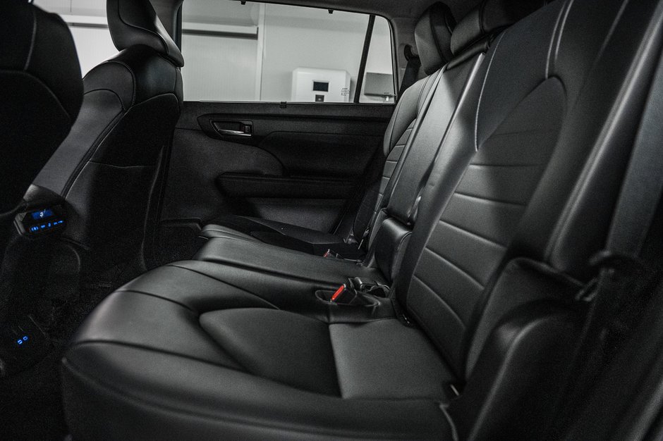 2022 Toyota Highlander XLE-28