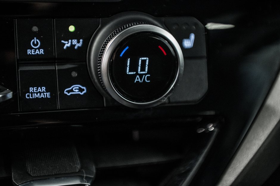 Toyota Highlander LE 2023-23