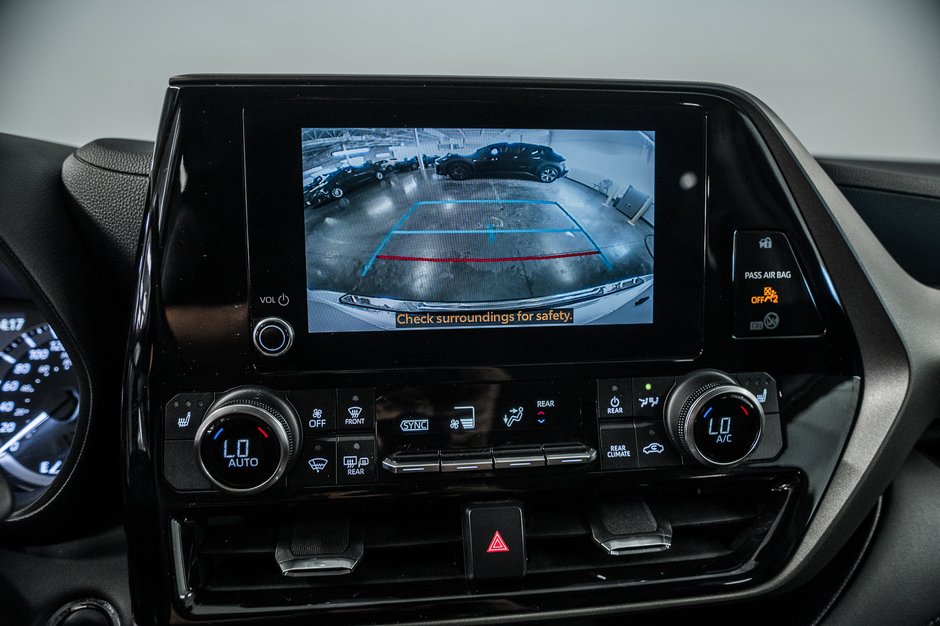 Toyota Highlander LE 2023-21