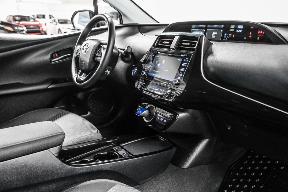 2021 Toyota Prius Prime Base-24