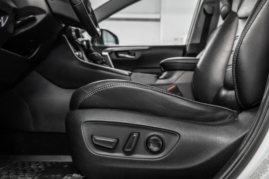 2019 Toyota RAV4 XLE-13