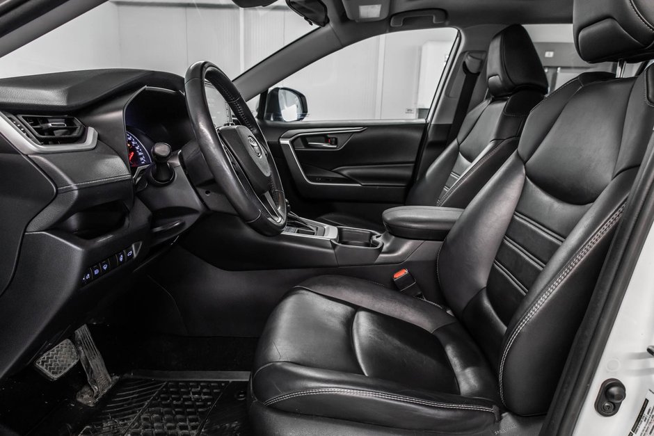 2019 Toyota RAV4 XLE-14