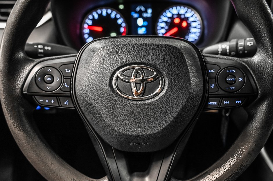 Toyota RAV4 LE 2021-10