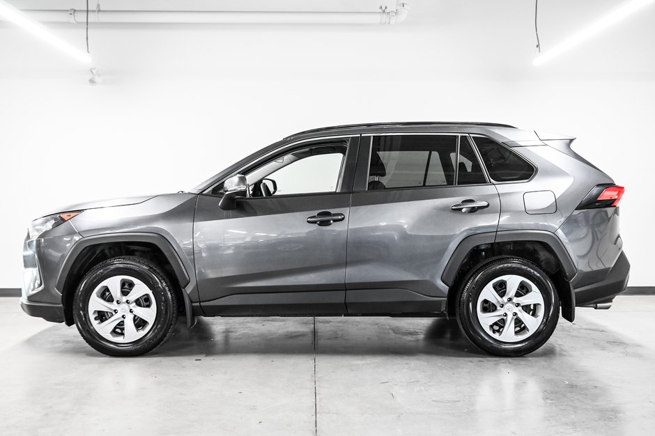 Toyota RAV4 LE 2021-2