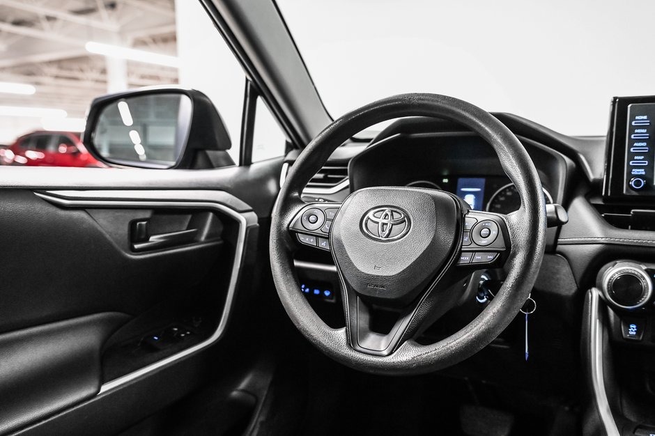 Toyota RAV4 LE 2021-19