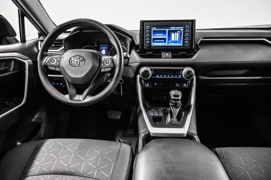 Toyota RAV4 LE 2021-18