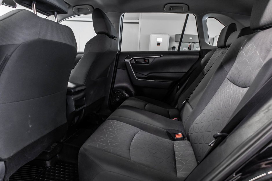 Toyota RAV4 LE 2021-25
