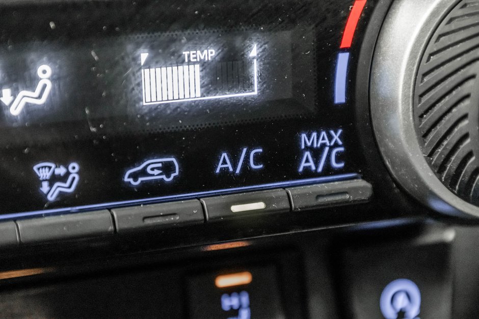 Toyota RAV4 LE 2021-20