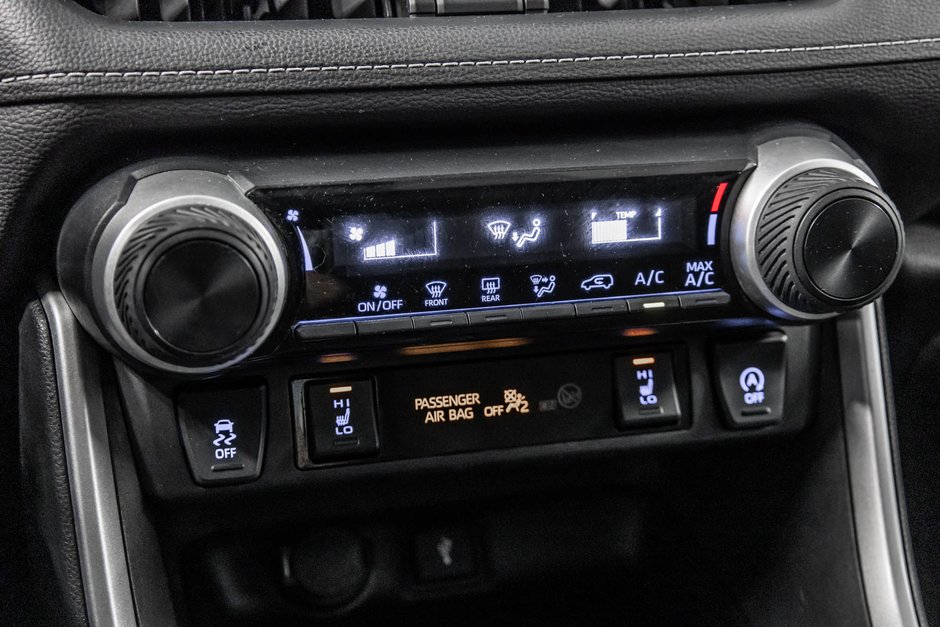 Toyota RAV4 LE 2021-19