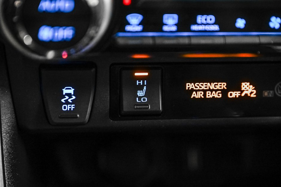 Toyota RAV4 XLE 2022-18