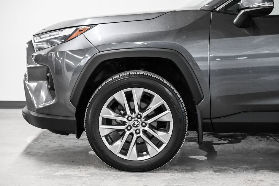 Toyota RAV4 XLE 2022-6