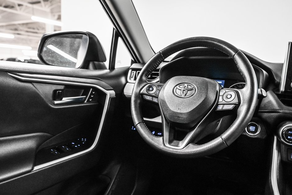 Toyota RAV4 XLE 2022-24