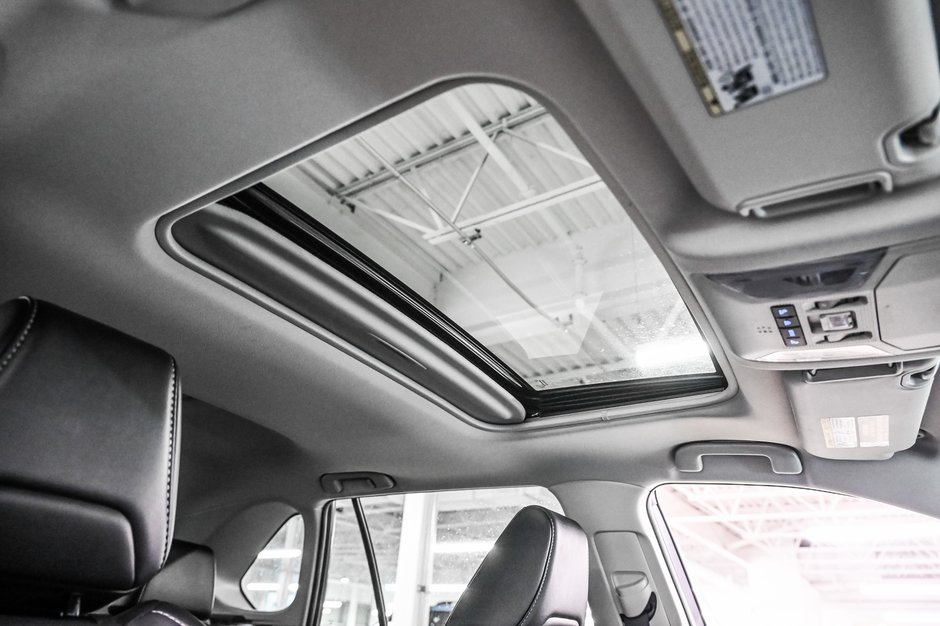 Toyota RAV4 XLE 2022-27