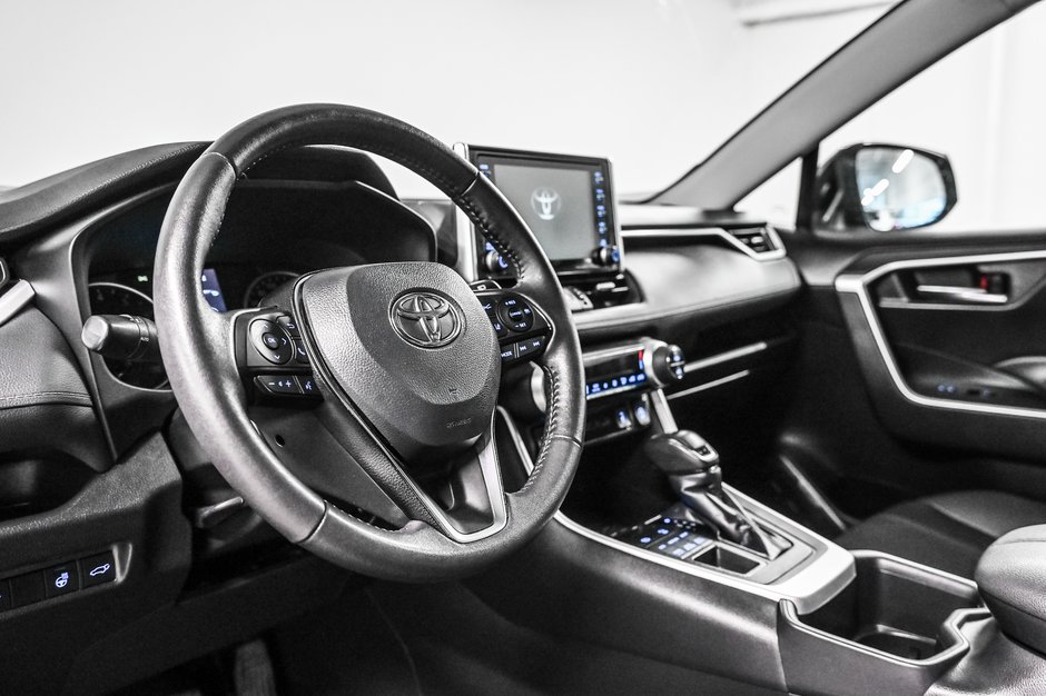 Toyota RAV4 XLE 2022-10