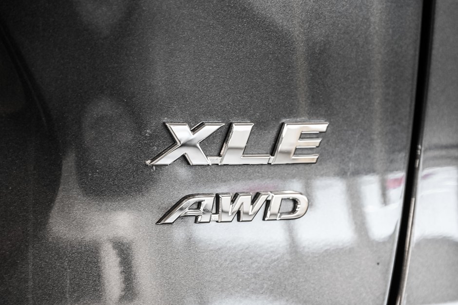 Toyota RAV4 XLE 2022-8