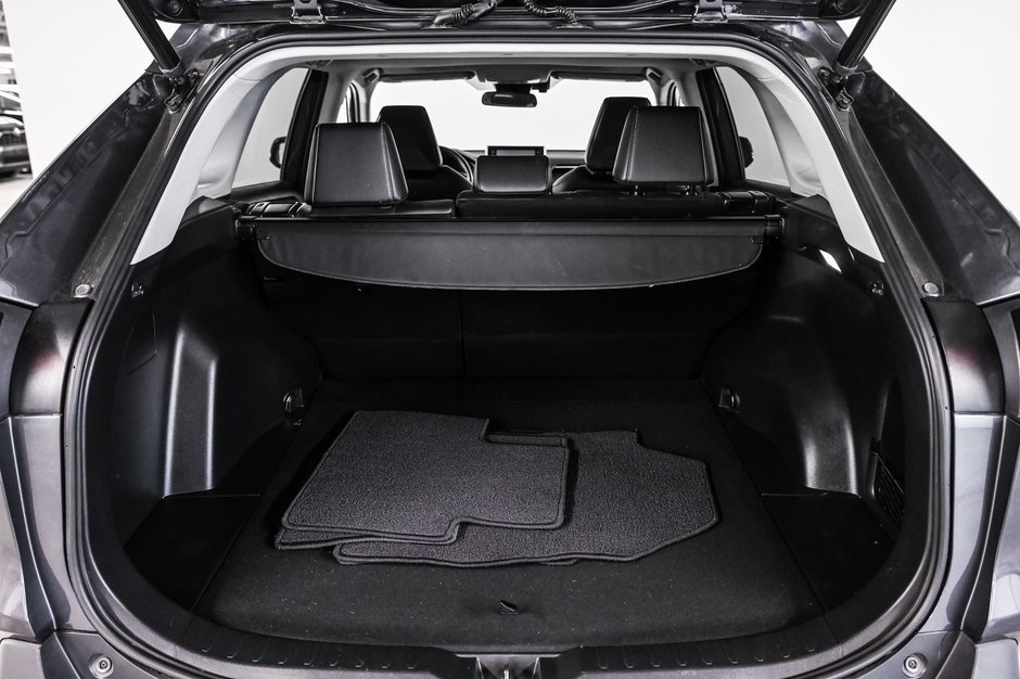 Toyota RAV4 XLE 2022-9