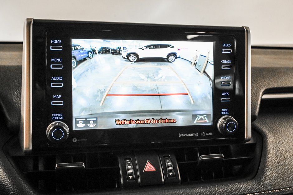 Toyota RAV4 XLE 2022-21