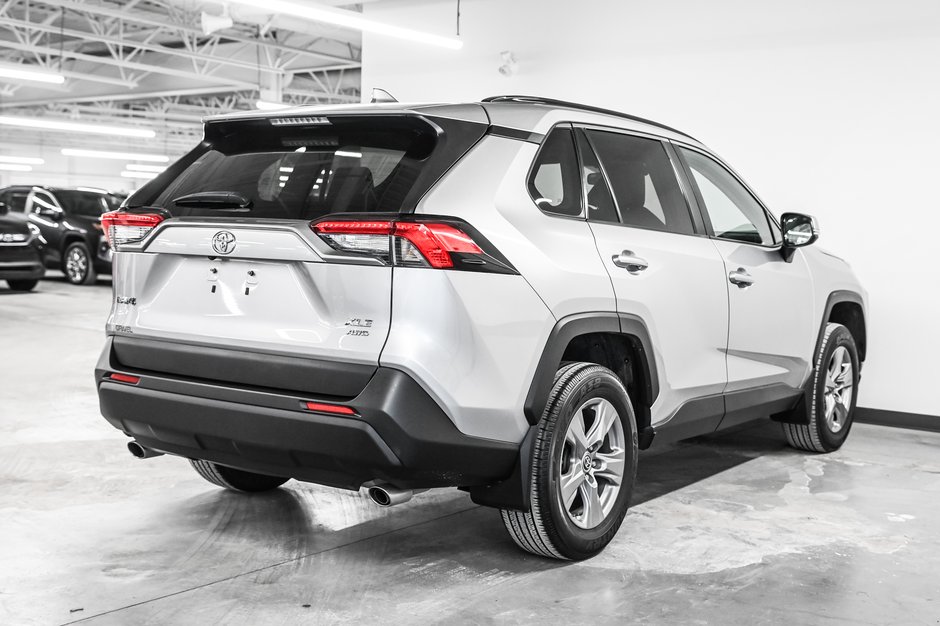 Toyota RAV4 XLE 2022-5