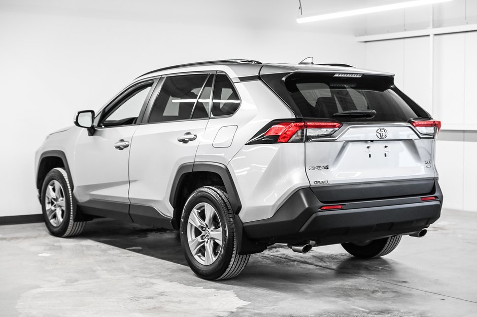 Toyota RAV4 XLE 2022-3