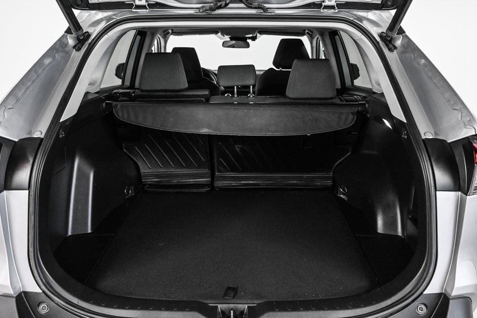 Toyota RAV4 XLE 2022-9