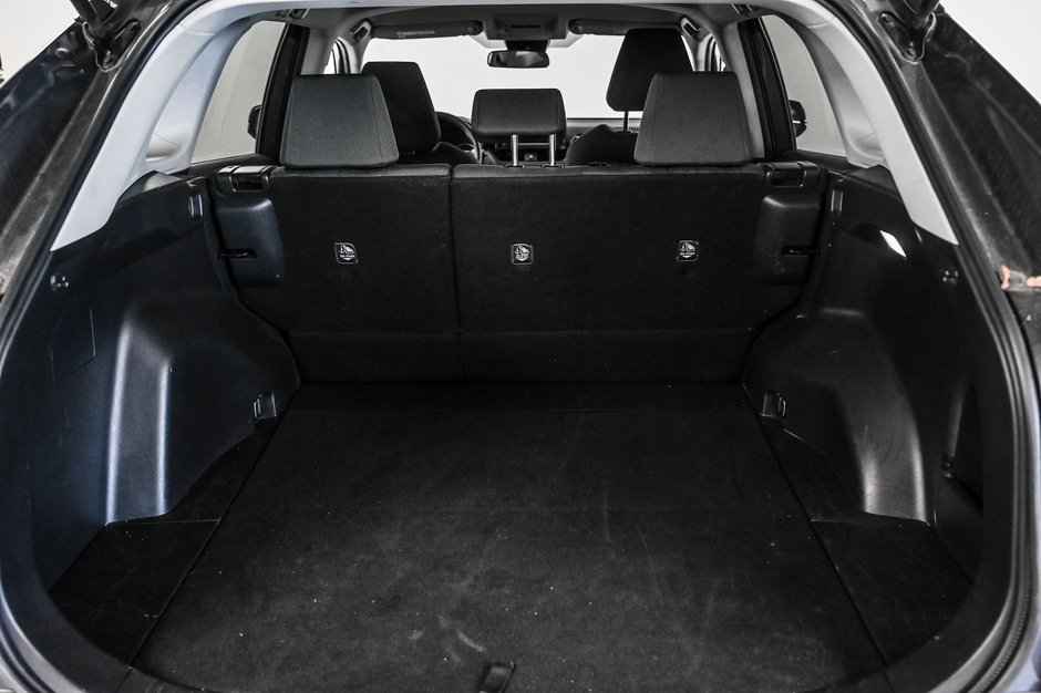 Toyota RAV4 LE 2022-7