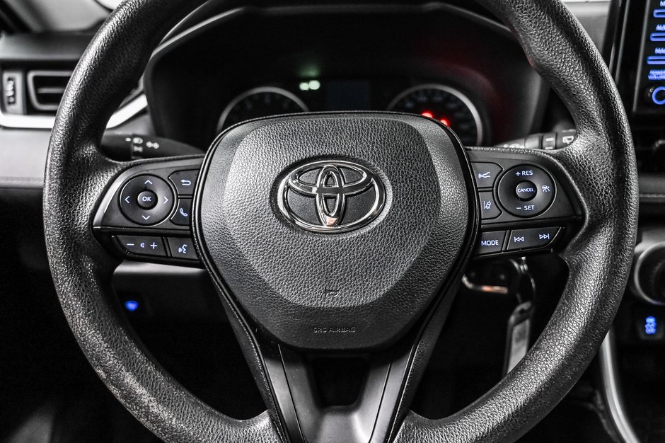 Toyota RAV4 LE 2022-9